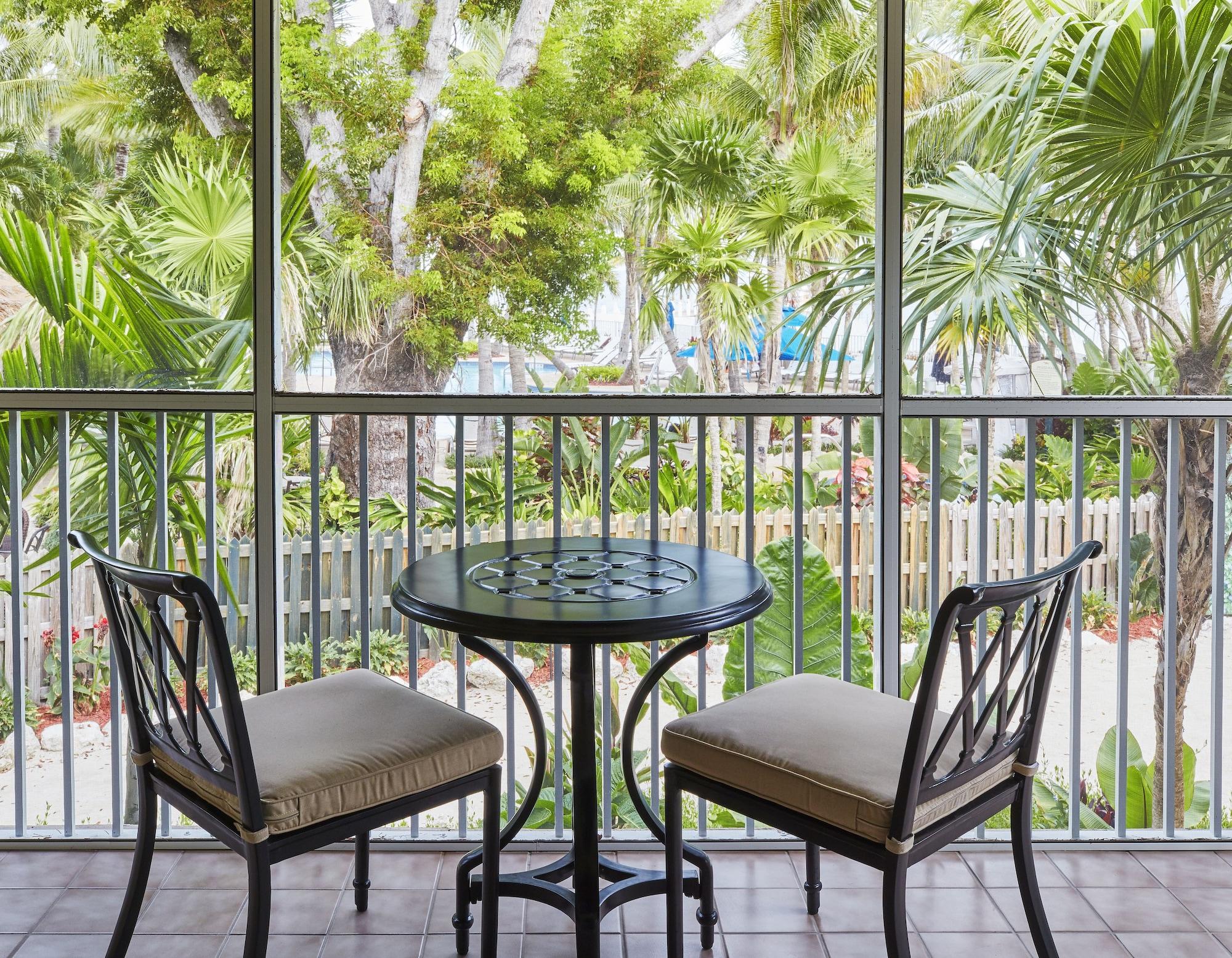Cheeca Lodge & Spa Islamorada Kültér fotó A screened-in balcony