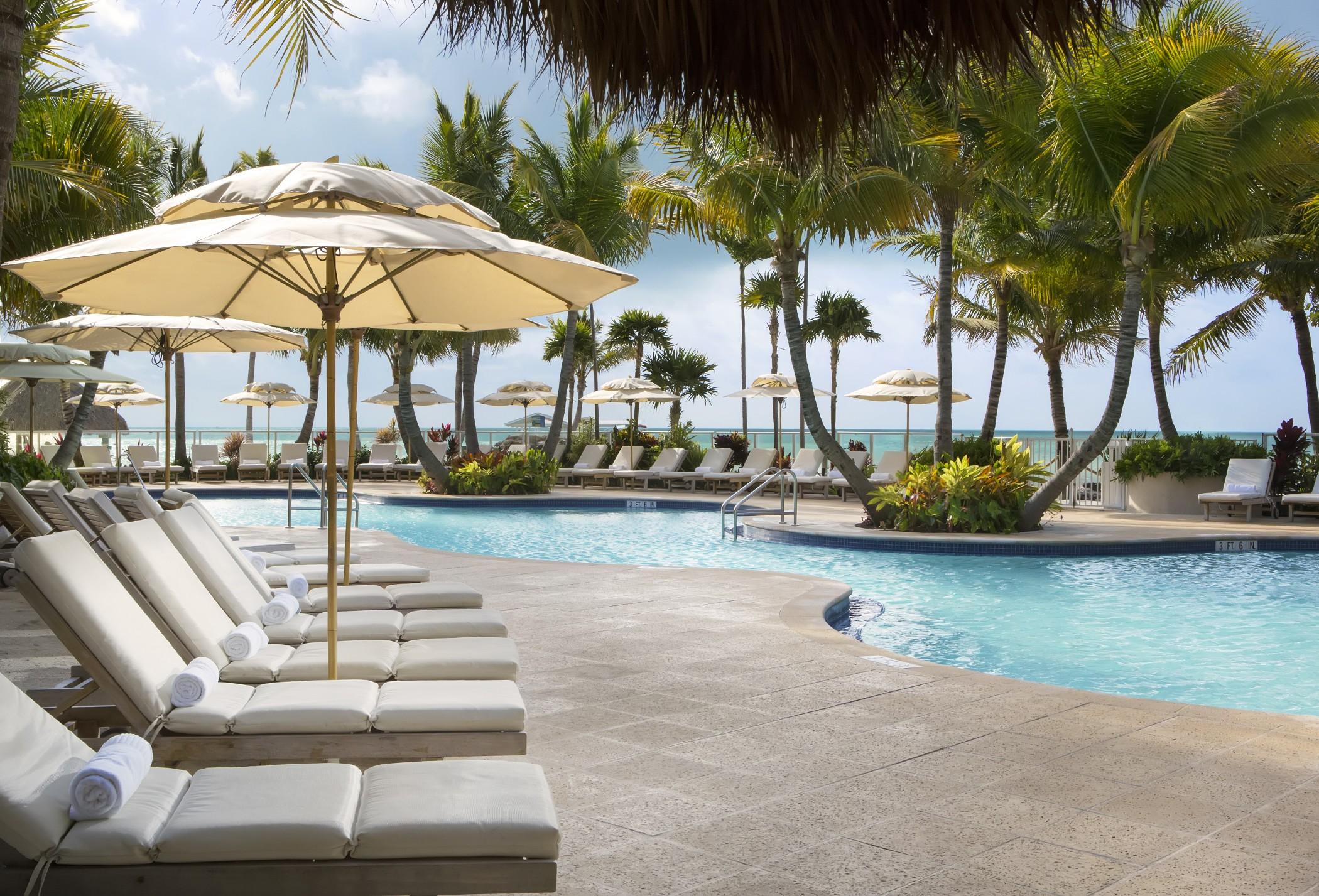 Cheeca Lodge & Spa Islamorada Kültér fotó The pool at the Four Seasons Hotel