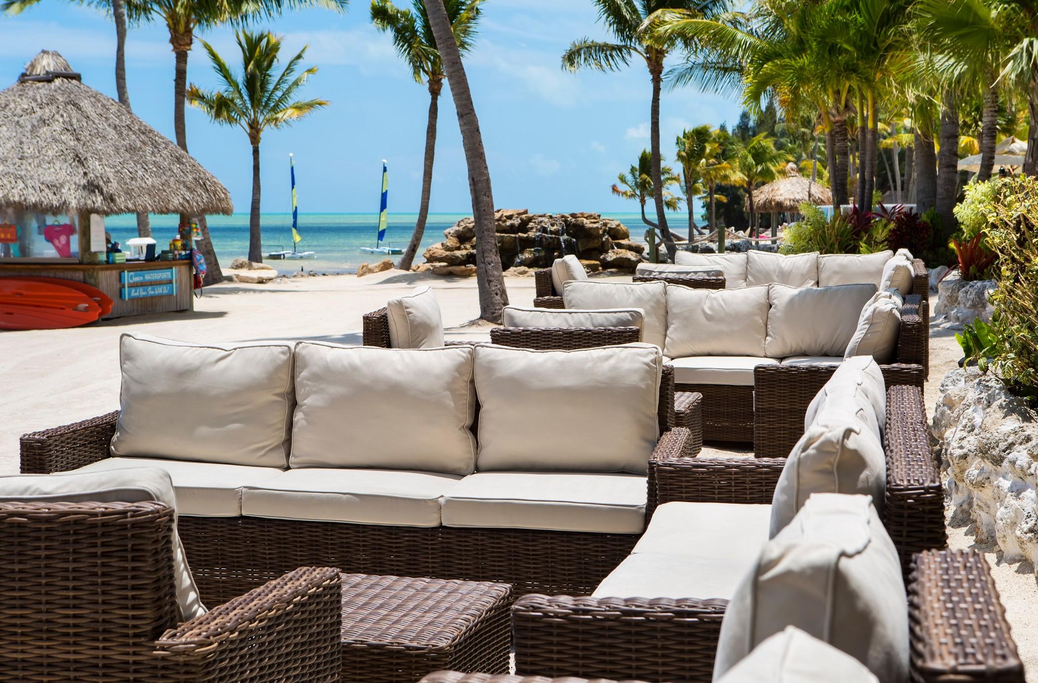 Cheeca Lodge & Spa Islamorada Kültér fotó Beachfront lounge at the resort