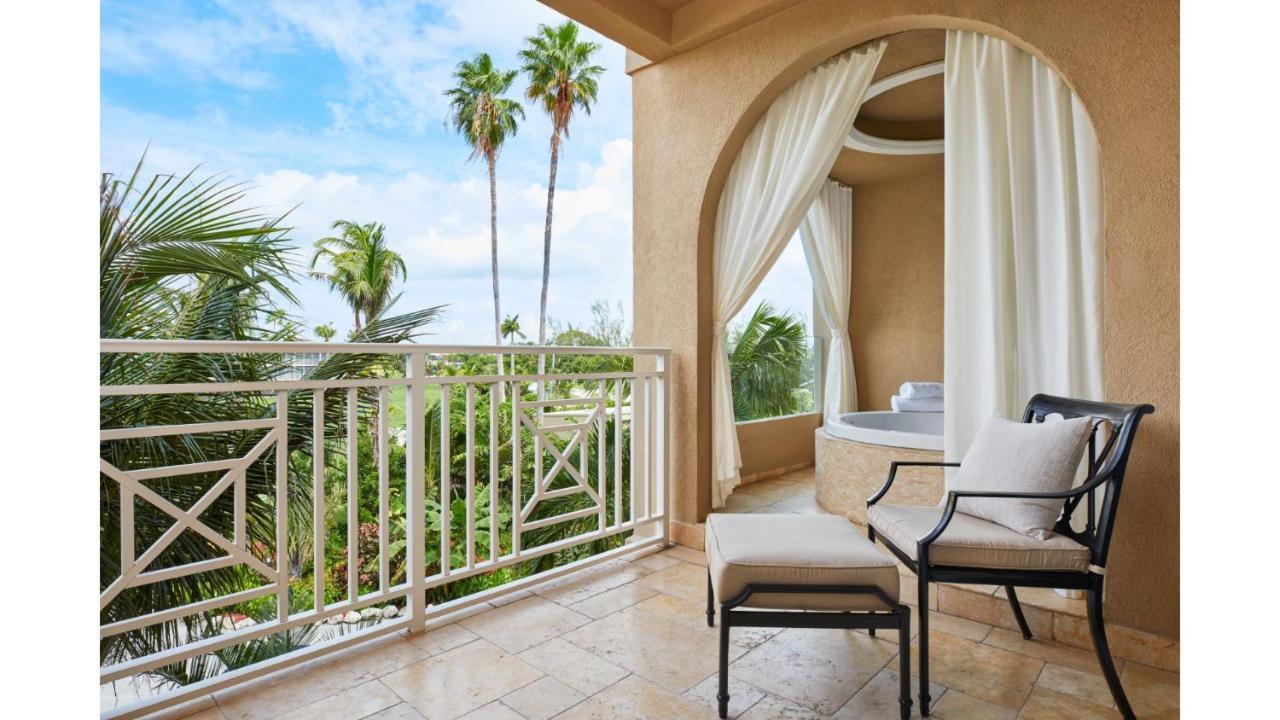 Cheeca Lodge & Spa Islamorada Kültér fotó A balcony at the Four Seasons Resort