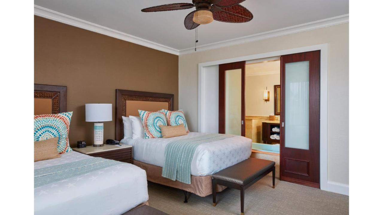 Cheeca Lodge & Spa Islamorada Kültér fotó A guest room at the Hilton San Diego Bayfront