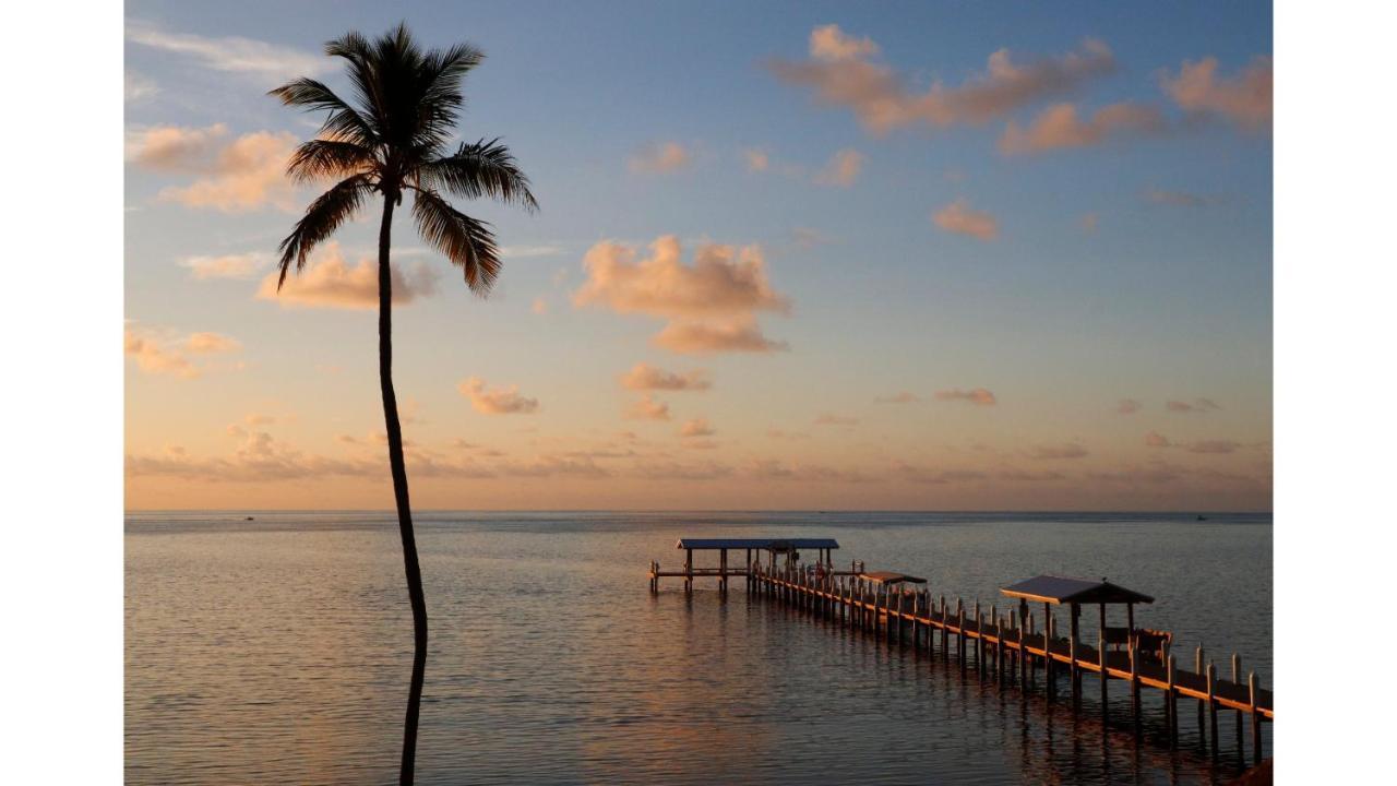 Cheeca Lodge & Spa Islamorada Kültér fotó Sunset at the pier